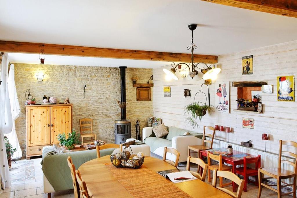 Siccieu-Saint-Julien-et-Carisieu Chambres D'Hotes Soleil Et Cacao المظهر الخارجي الصورة